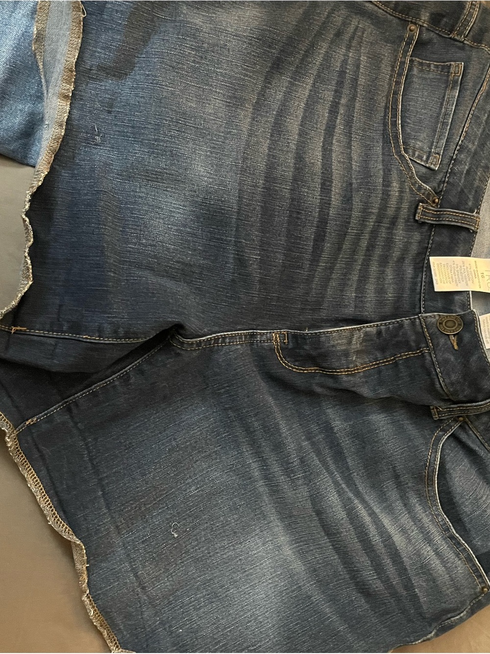 Time and Tru Men's Relaxed Denim Jeans in Dark Blue Wash
